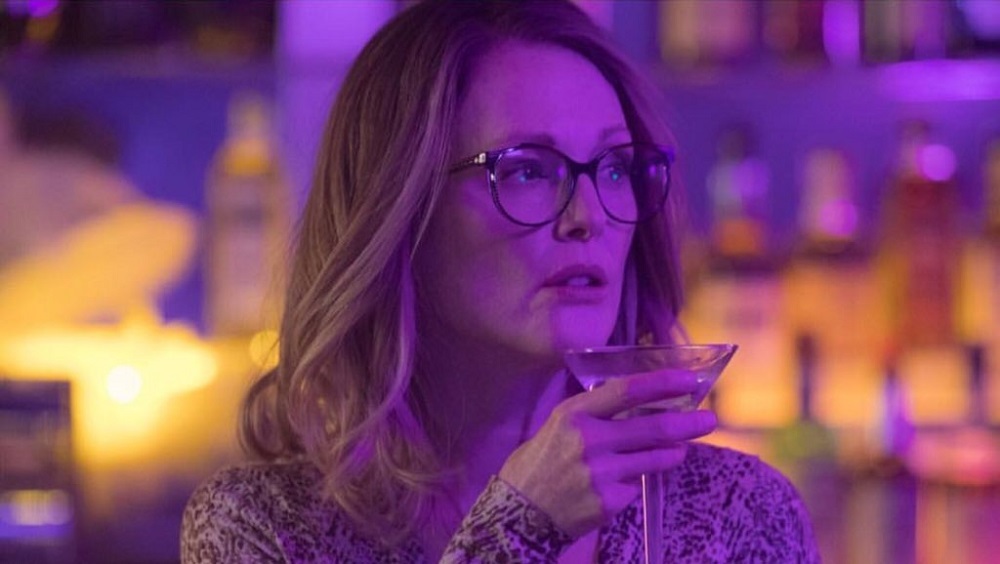 جولیان مور در نمایی از فیلم سینمایی «گلوریا بل» (Gloria Bell)